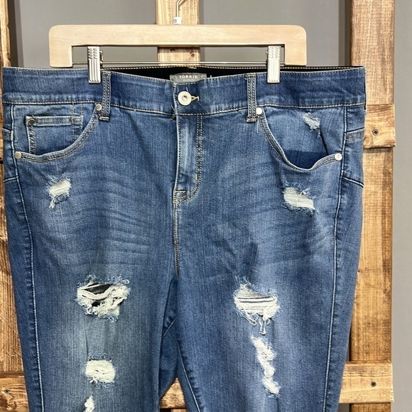 Torrid bombshell skinny distressed denim jeans. Size 20. EUC. - Picture 2 of 7